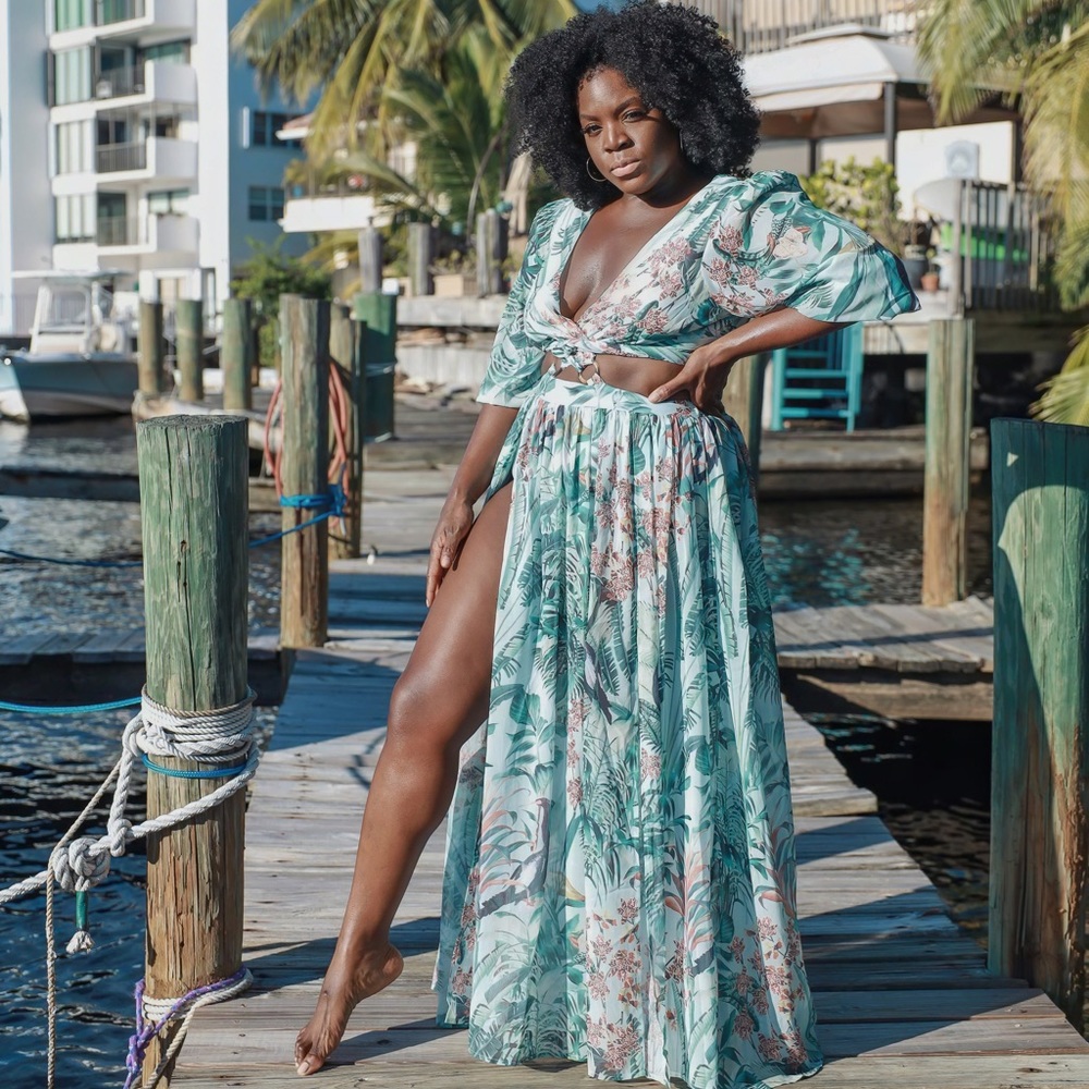 Botanica Maxi Dress (Plus Size Only)